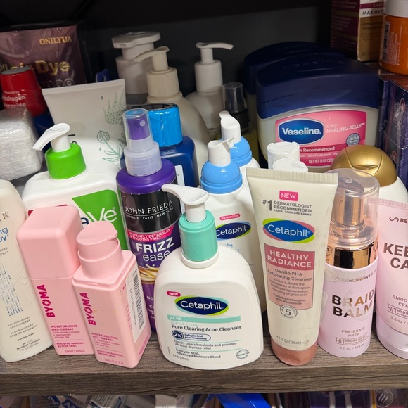 Tuesday Night NEW Pallet Health & Beauty 7:30 EST - Picture 9 of 14